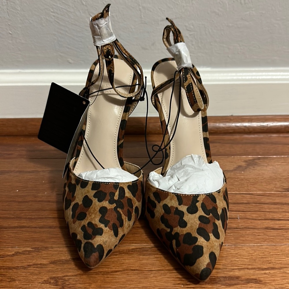 Forever21 leopard print pointed toe heels